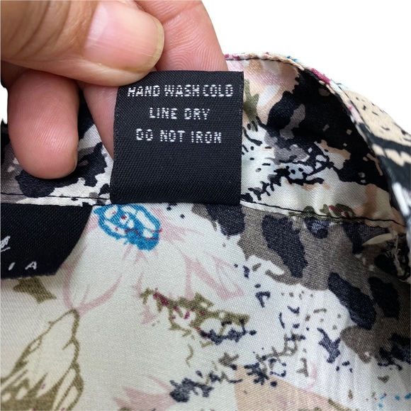 Mds California printed top blouse v Neck Ruffle Bell Sleeve Size Medium - Picture 6 of 8